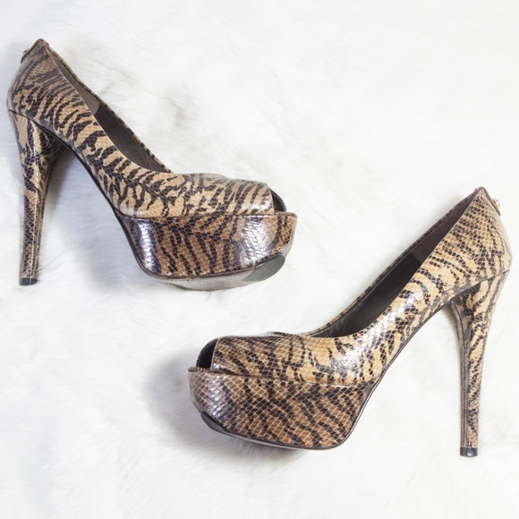 Stuart Weitzman Python Peep Toe Platform Pump - Picture 6 of 8